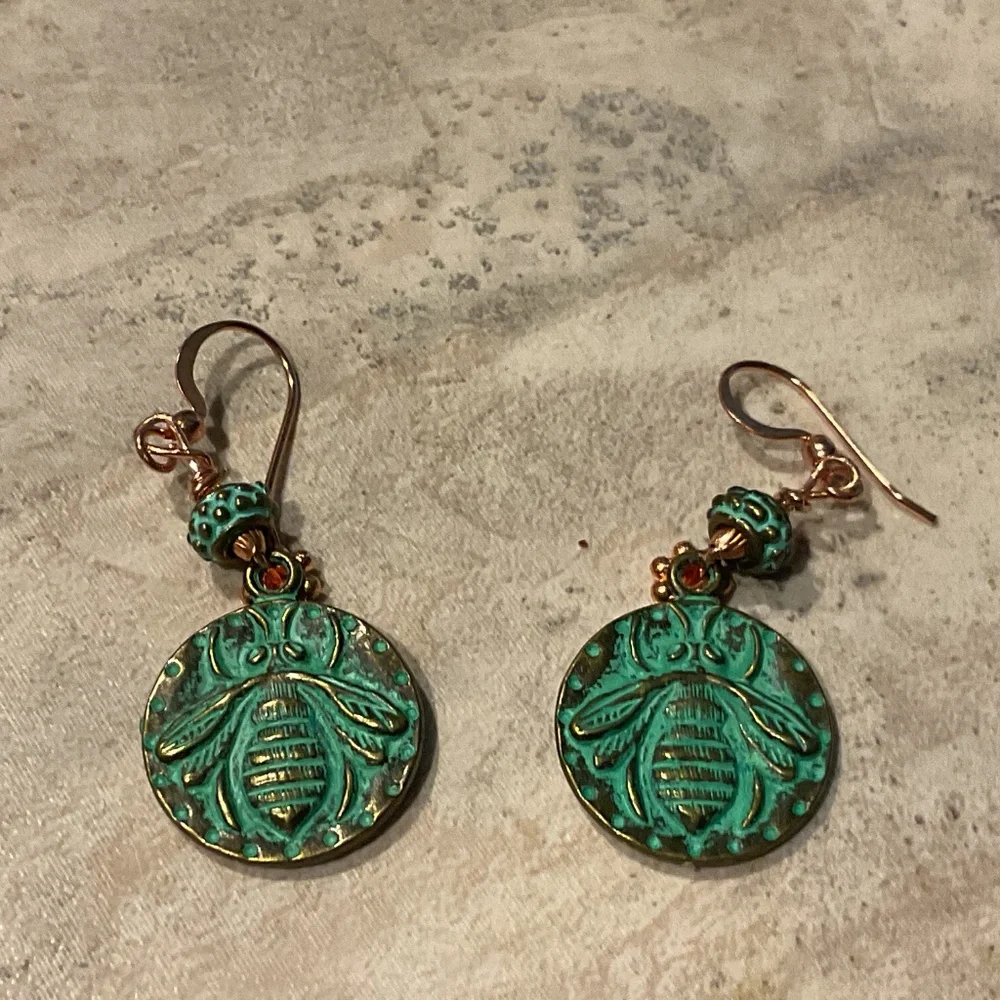Artisan made earrings copper brass Bee round dangle pierced 1.5” New
